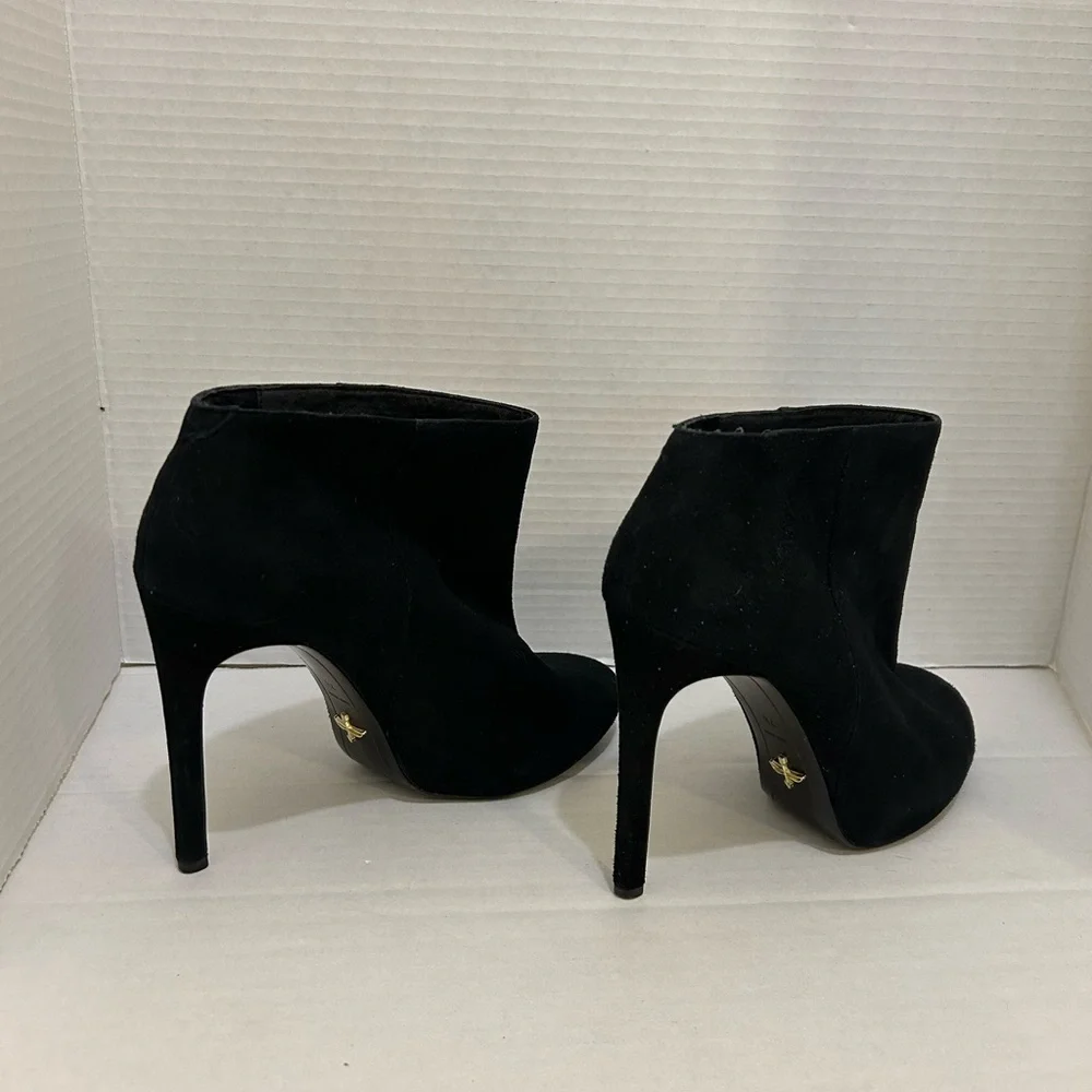 Pour La Victoire Adelle Suede Booties size 7.5 women Y2K